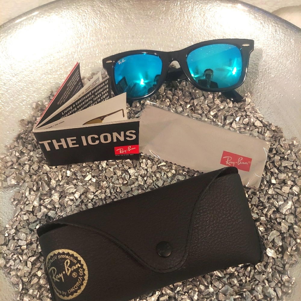 RayBan Wayfarer